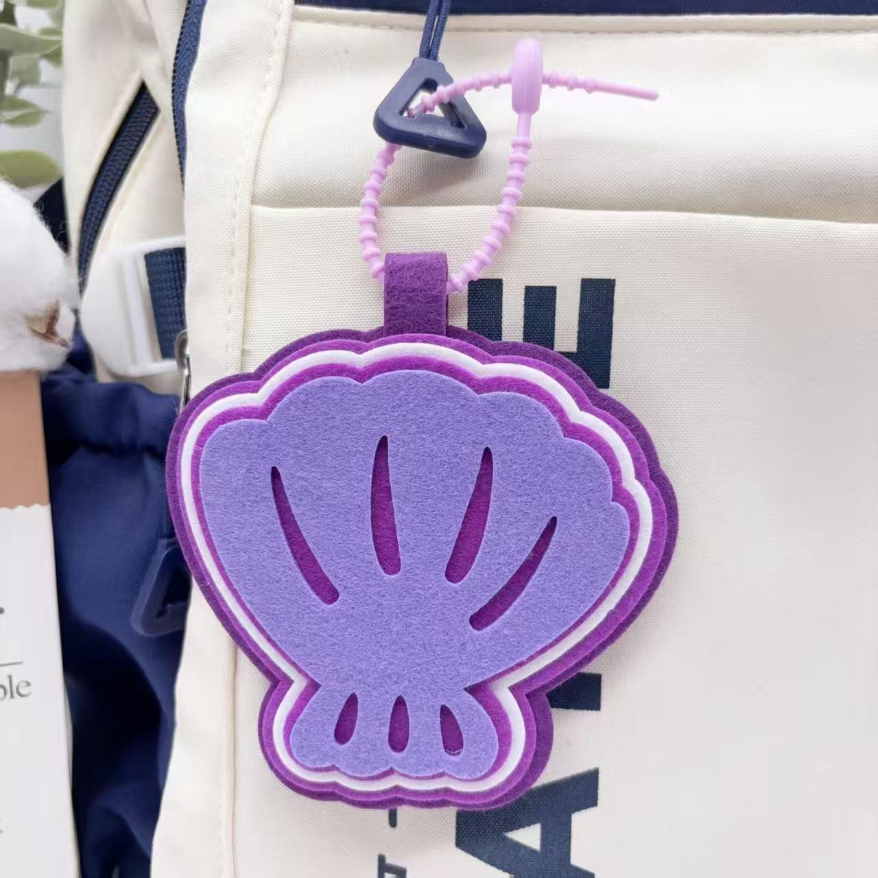 

Zhang Yixing Pendant: Creative Woven Text Bag & Suitcase Decoration for Concerts