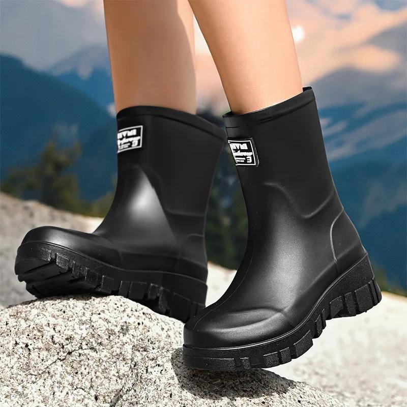 Modische Damen-Regenstiefel Dicke Sohlen Vielseitige Koreanische Version Rutschfest Abriebfest, Lässige Gummi-Outdoor-Schuhe für Erwachsene