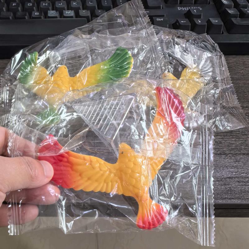 Oiseau d'équilibre en plastique avec ensemble combiné pyramide Sciences physiques Adultes Bureau Bureau Amusant Nouveauté Astuce Fête Cadeaux Enfants 7.5X6.5CM