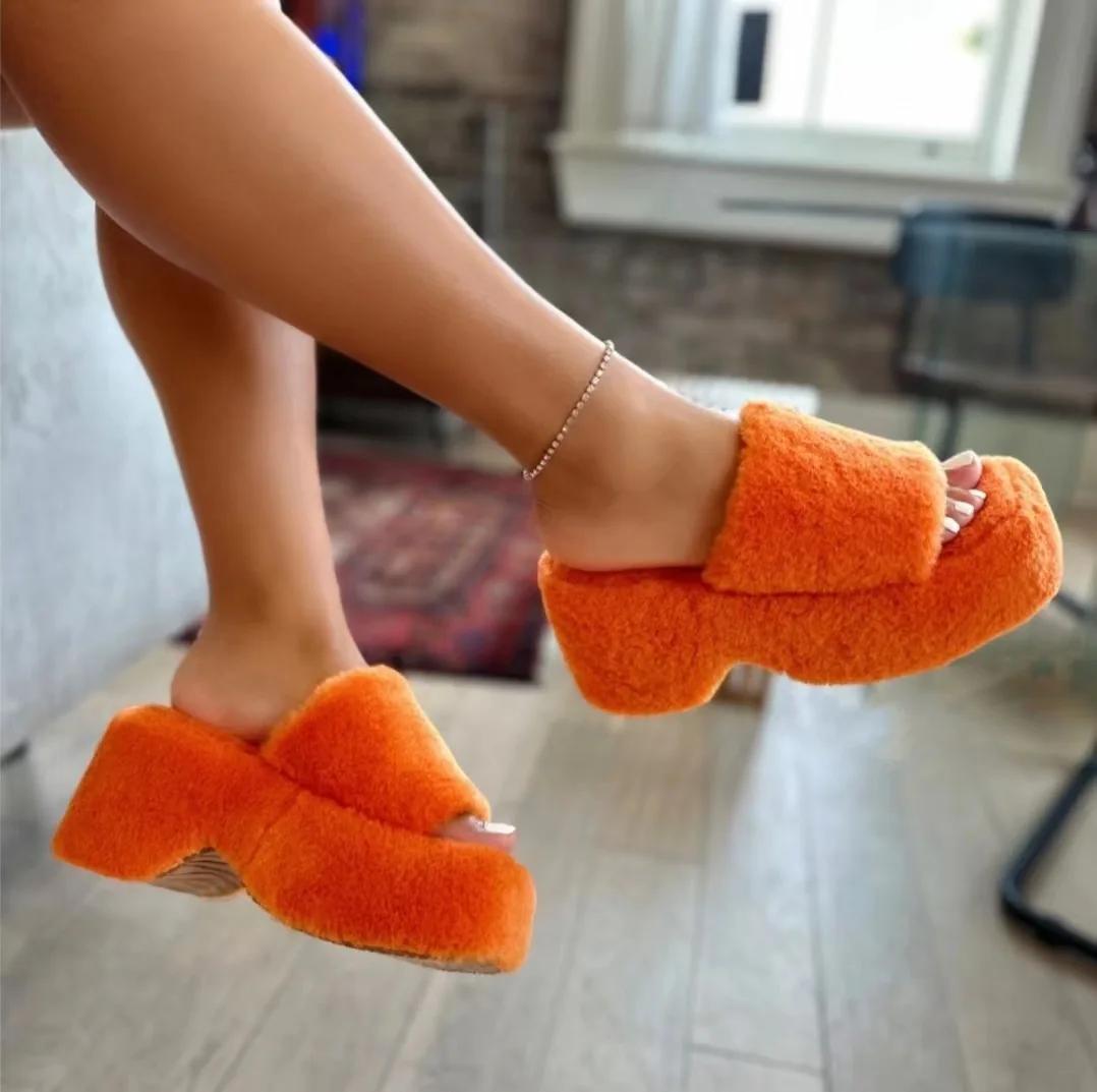 

2024 Осень Зима Новые квадратные плюшевые танкетки Chinelos Feminino Большие размеры Теплые меховые туфли на платформе Нескользящие хлопковые тапочки 43 оранжевый