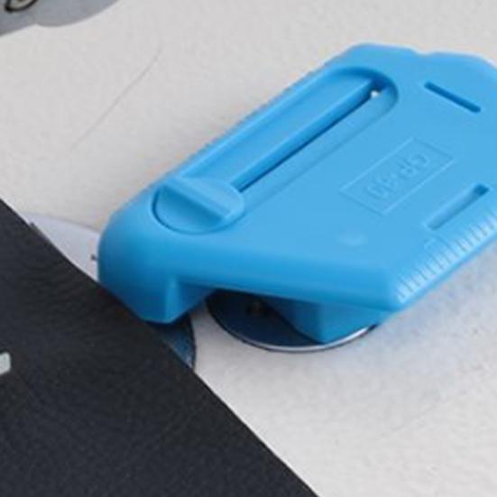 2-in-1 Seam Guide for Sewing Machine Magnetic Polygonal Hemmer Guide with Seam Opener Quilting Seam Guide for Accurate Seam Allowance Universal