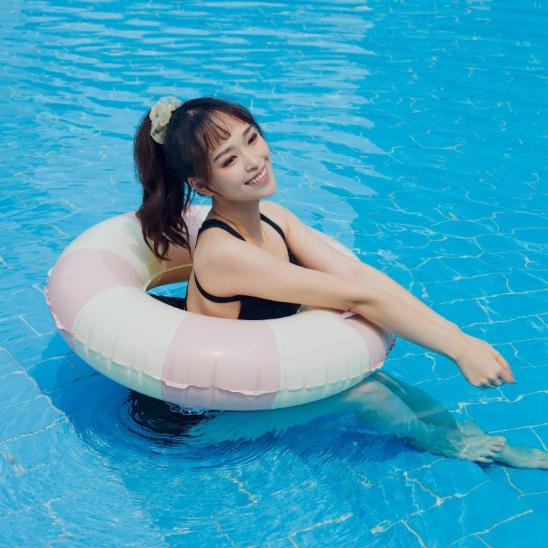 Vintage Swim Ring Toy Inflatable Swimming Pool Floats Striped Pool Inner Tubes Party Decor Supplies for Kids Adults