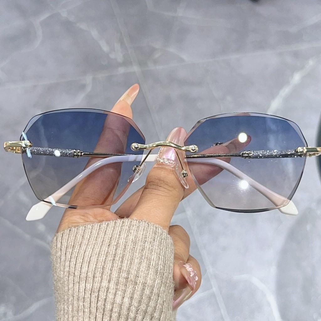 Fashion Small Framed Sun Glasses With Uv380 Protection For Travel And Parties
