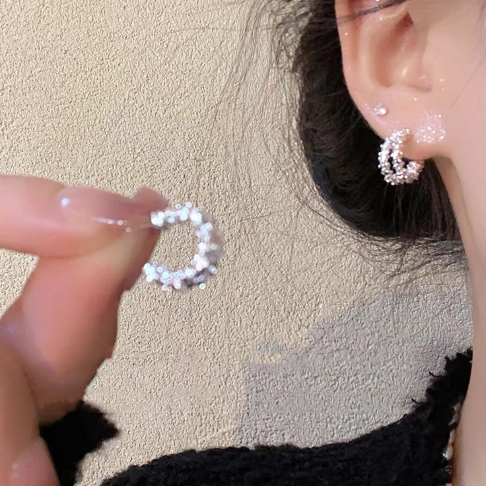 French Small Fragrant Style Pearl Stud Earrings Women's Light Luxury High-end Sense Retro Temperament Earrings Ear Jewelry