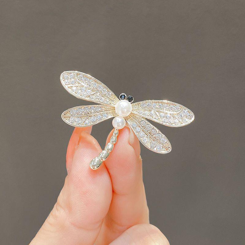 Elegant Pearl Brooch - High-End Minimalist Clothing Accessory