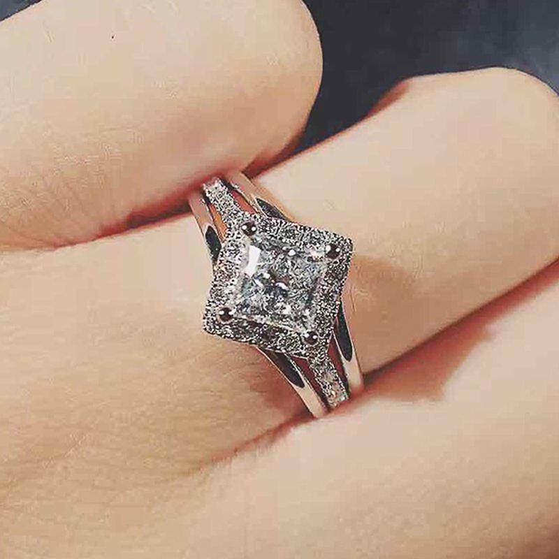 

Кольца Huitan Modern Princess Square CZ для женщин, модные, дизайн, свадебные, помолвочные, женские, роскошные, эффектные ювелирные изделия 8