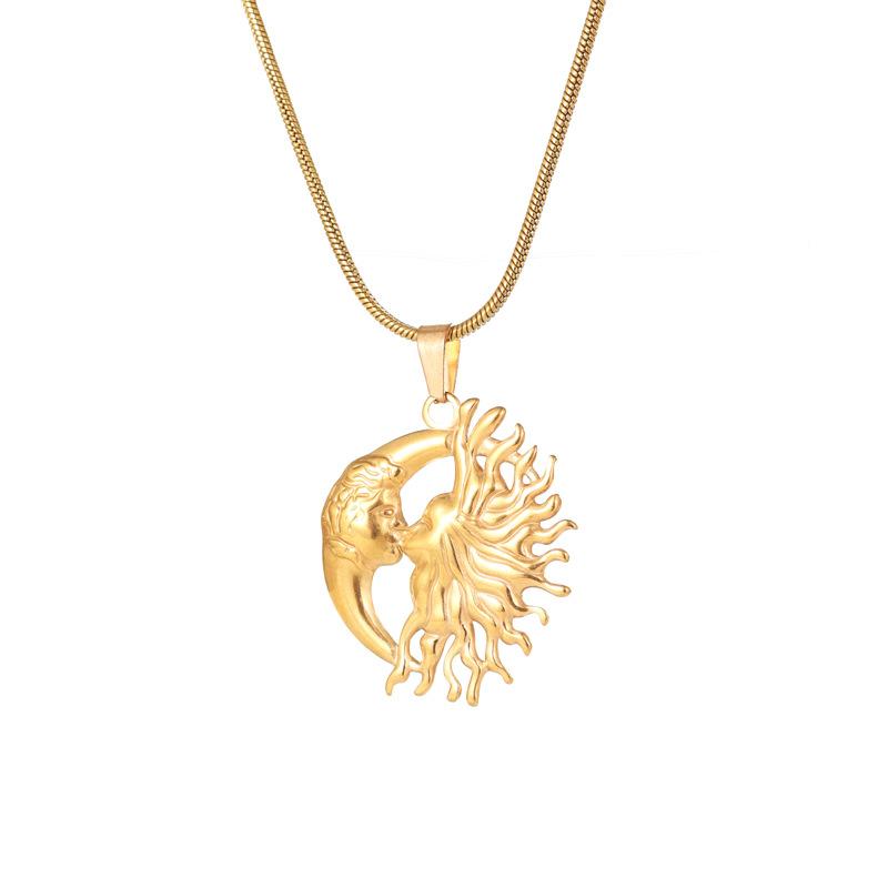 Pendentif Lune Baisée par le Soleil Européen et Américain Collier pour Femme Rétro Populaire Bijoux en Acier Titane