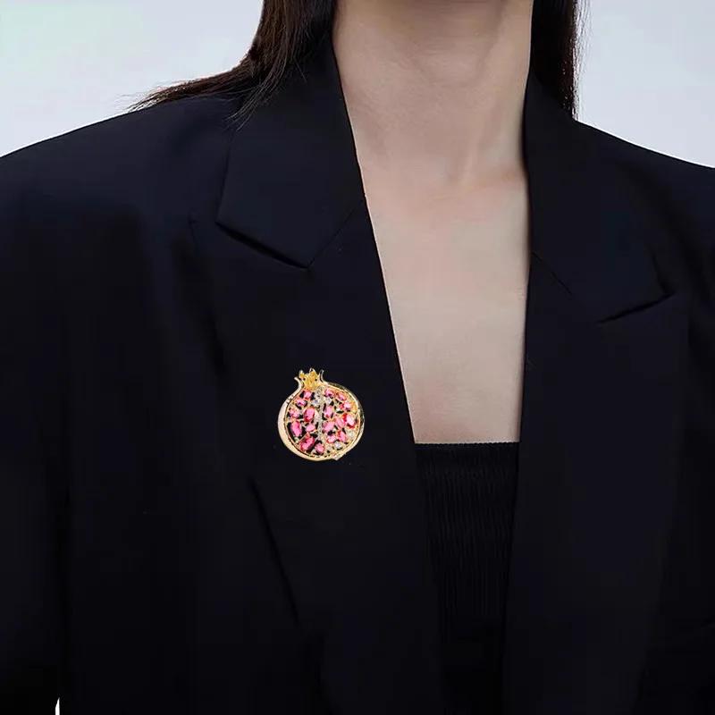 New Light Luxury Pomegranate Design Ladies Brooch Symbolism Suit Coat Accessories