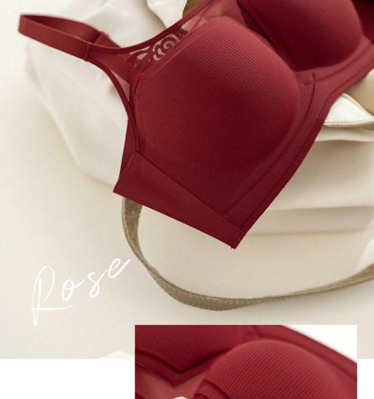 Rose Rendezvous: Red Seamless Push-Up Bra for Comfort and Enhancement