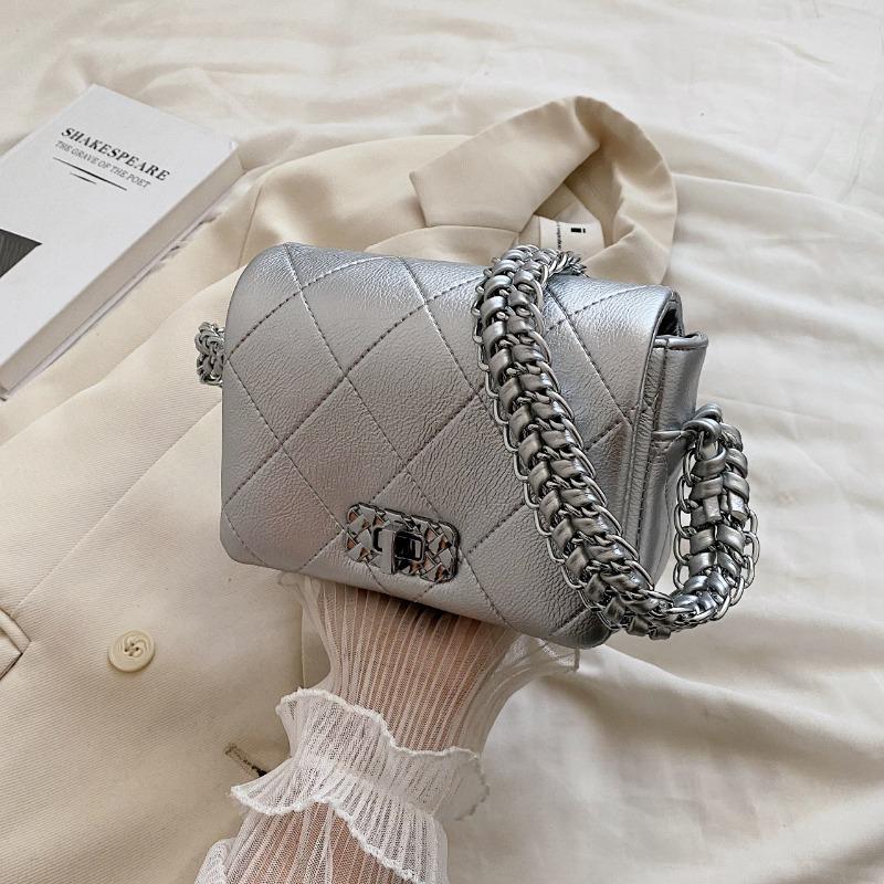 

Popular new diamond embroidery thread chain small square bag texture fashionable casual mobile phone small square bag серебряный