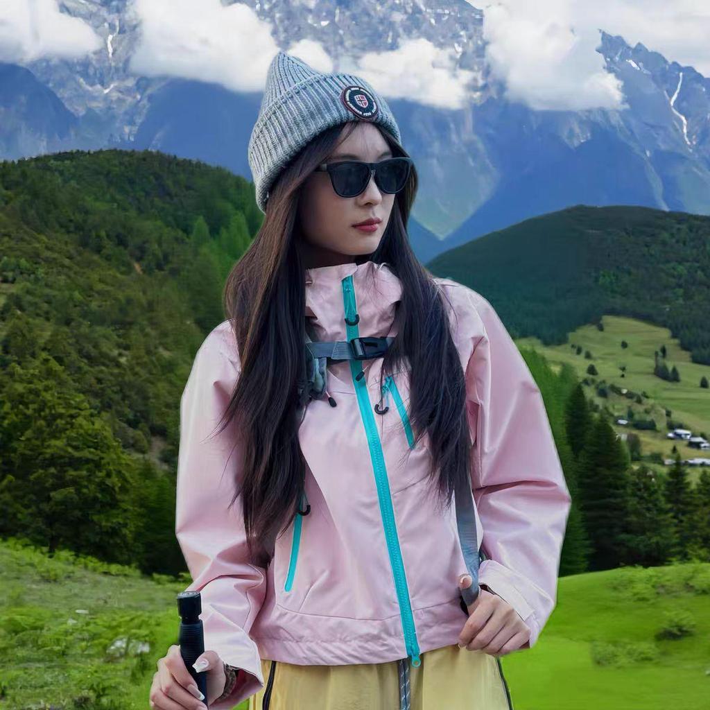 Petite Women's 2025 Outdoor 3-in-1 Waterproof Windproof Winter Mountaineering Jacket