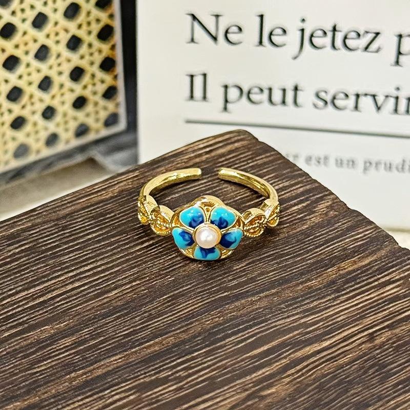 Medieval Gold High-End Elegant Enamel Open Ring Cold Wind Light Luxury Flower Index Finger Ring Female