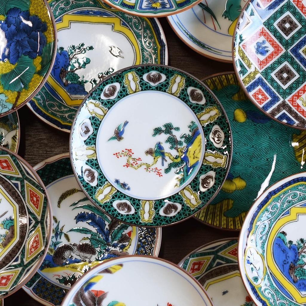 Waza no Stylish Kutani ware small and side plates featuring old Kutani overglaze designs of pine and Brand Japanese Kura plates, masterpieces,