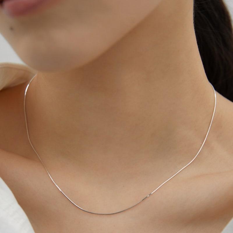 byweekend 1mm snake necklace