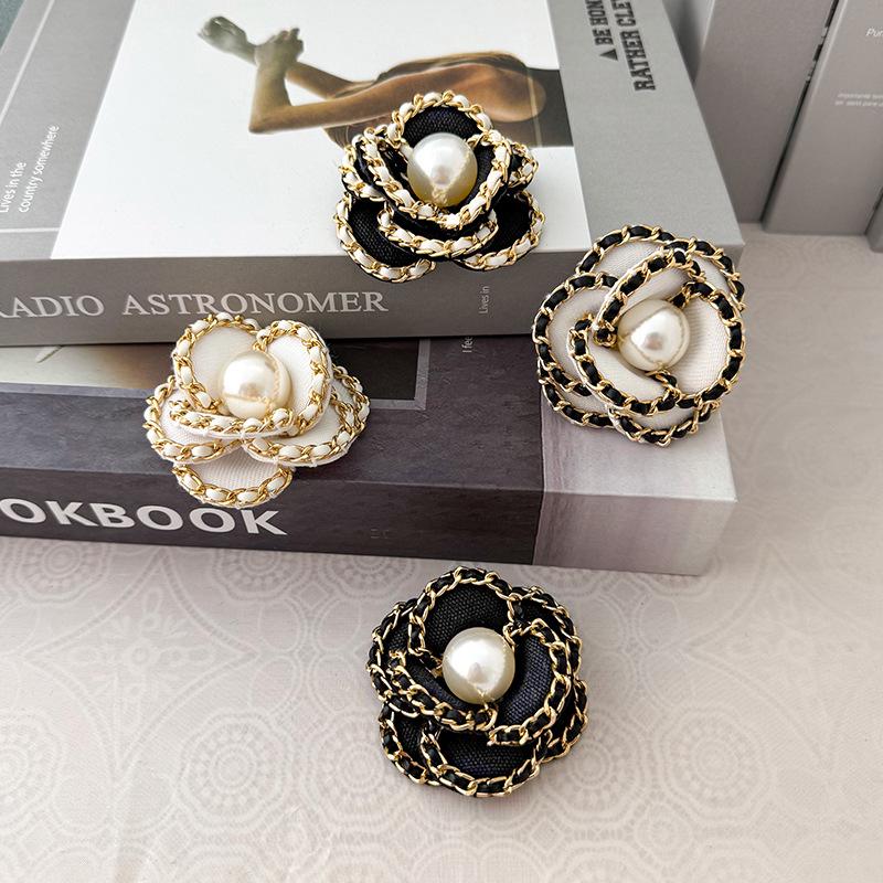 Korean Retro Camellia Pearl Chain Brooch