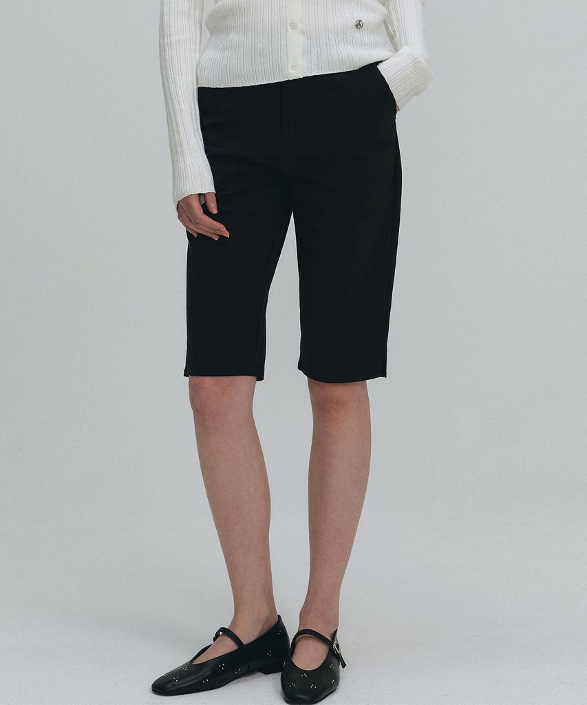 LOEIL Side Slit Capri Pants - Black