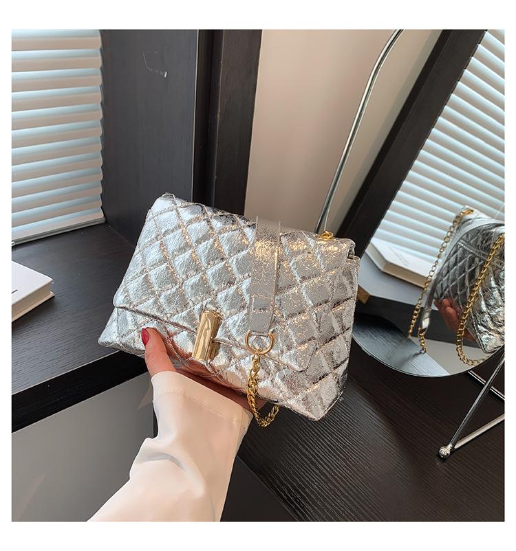 

Маленька квадратна сумка Chain Trend 2024 Осінь Нова сумка Жіноча модна проста сумка через плече Корейська версія сумки через плече срібний