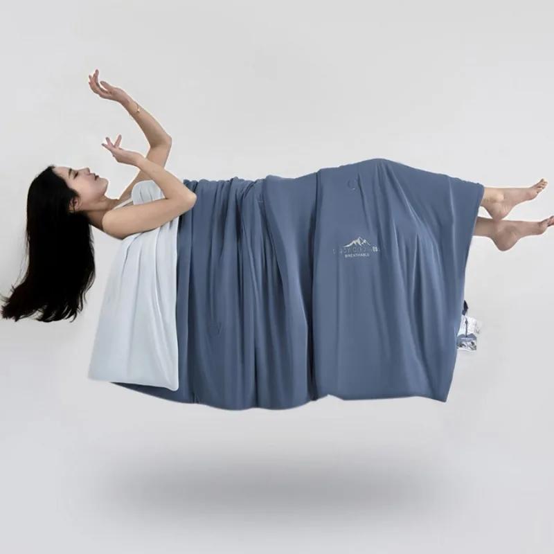 

Deep sleep temperature control quilt Class A double-sided cool snow mountain silk cool feeling silk summer cool quilt 150x200cm 1pcs