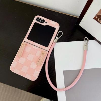 Funda para teléfono con correa de muñeca de cuero PU a cuadros para Samsung Galaxy Z Flip 6 5 4 3 5G Protección Cubierta a prueba de golpes