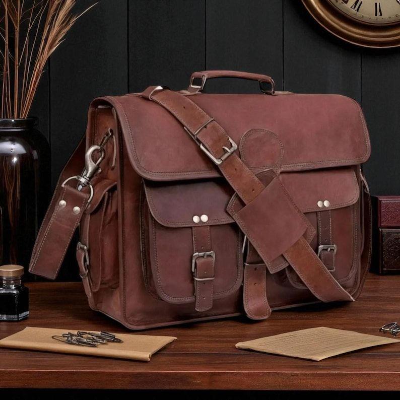 

Кожаный портфель-мессенджер для ноутбука для мужчин, монограммный кросс-боди компьютерный слинг-сатчел, сумка для проектов, персонализированные подарки для шаферов 18 x 14 x 6 in