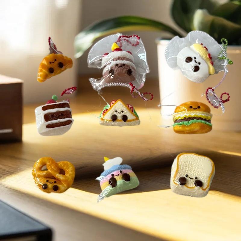 Delightful Simulated Toast Squeeze Toy, Cartoon Silicone Fun Mini Anti-stress Slow Response Items Gifts