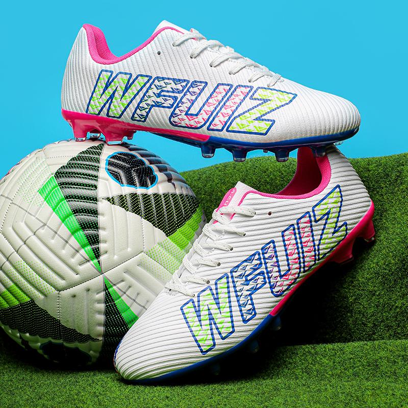 New Boy Girl Professional Soccer Shoes Ultralight Match Training Shoes Non-Slip Cleats Grass Drop Shipping Boys Football Boots