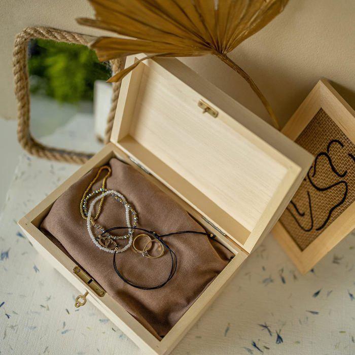 Jewelry Box - Creative Deco - Unpainted - 20x14x12.5 Cm - Storage with Key - Solid Wood