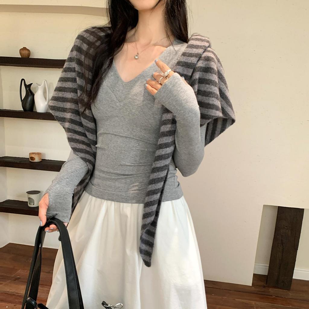 Melanoid V-Neck Coffee T-shirt: Women's Slimming Long Sleeve Base Layer for Autumn/Winter