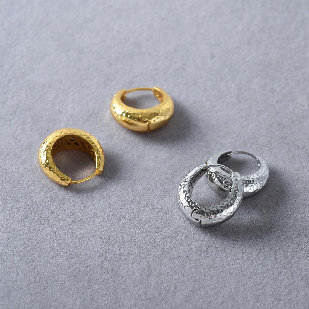 Personality Light Luxury Metal Style Texture Ear Buckle Niche Design Temperament Versatile Fashion Commuting Must Enter Earrings