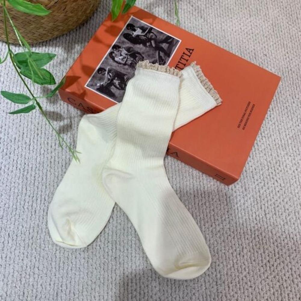 C S In The Room Biru laCe poInt Mid SoCkS 5 ColorS