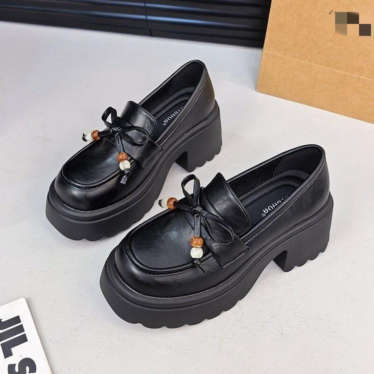 

British style platform small leather shoes women s 2025 early autumn new versatile retro round head beaded lace-up loafers 40