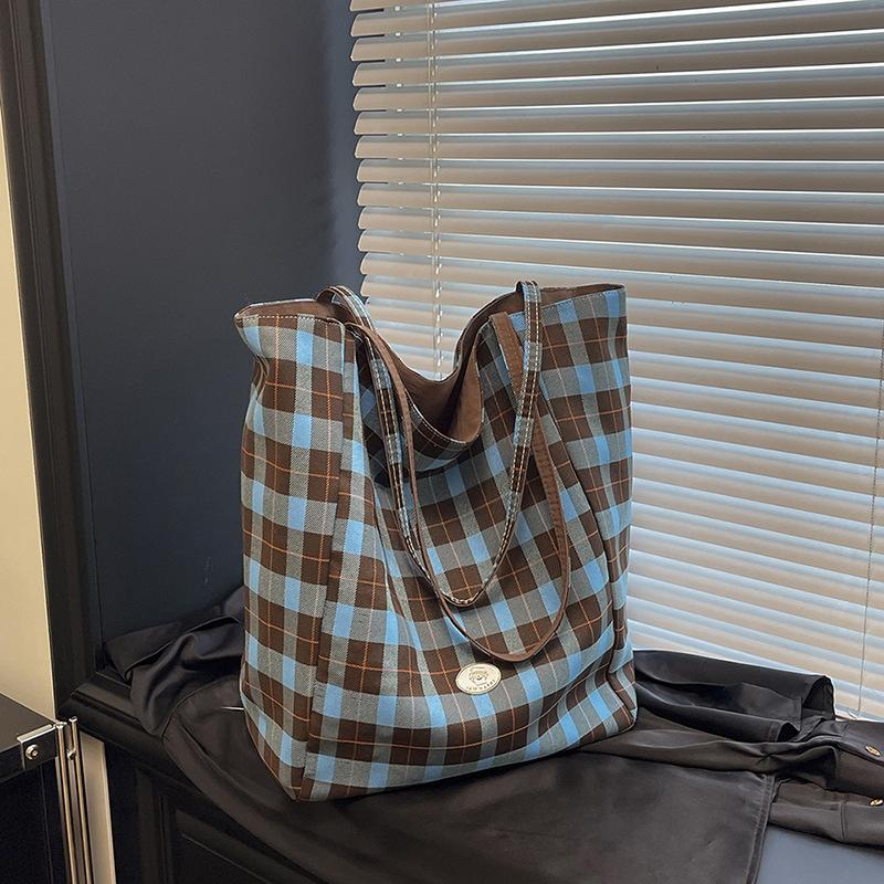 Fashion and literary big bag women's new lazy style plaid daily commuting simple and versatile shoulder bag