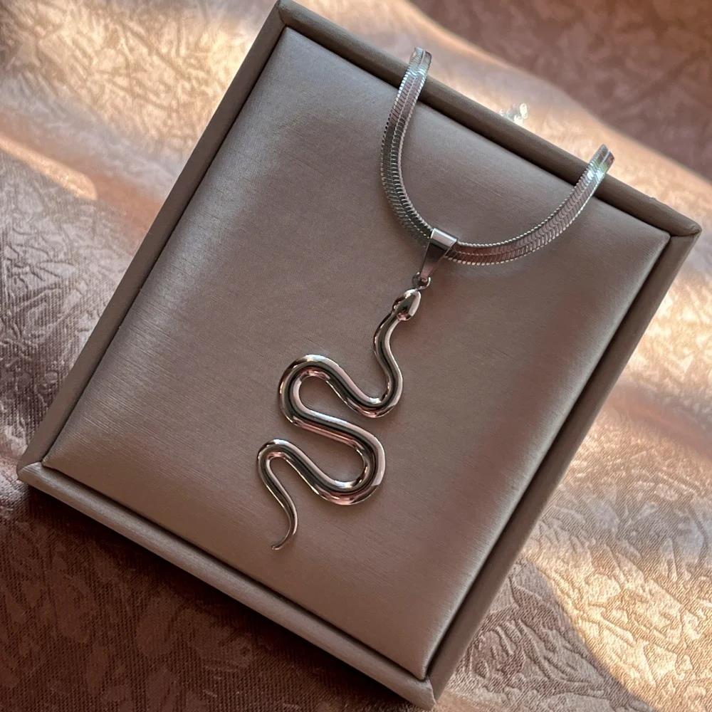 Small Animal Snake Pendant Flat Snake Chain Necklaces for Women Choker Colier Stainless Steel Jewelry Party Birthday Gift New