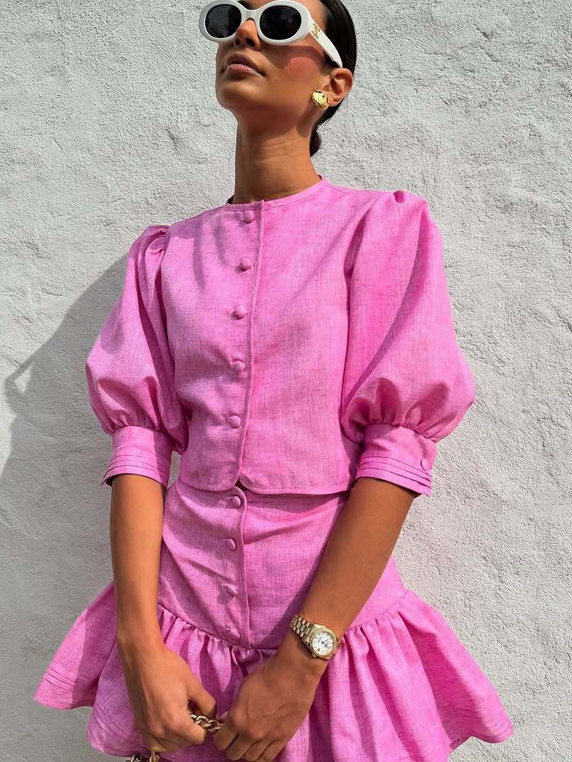 

Women s Light Blue Crop Top and Button Front Midi Skirt Set with Puff Sleeves L рожевий