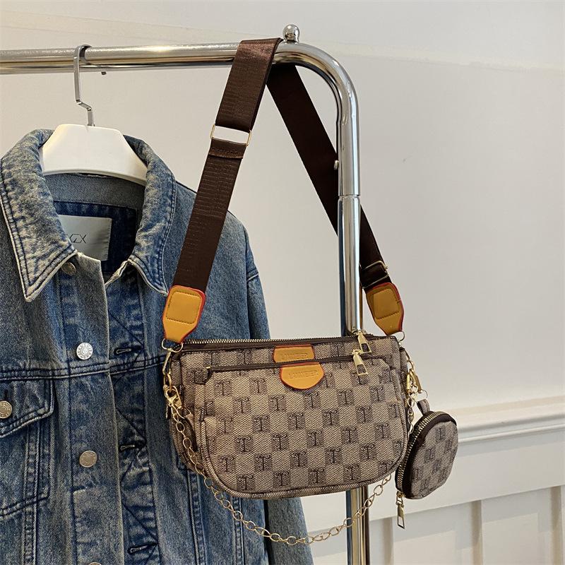 

Тренд 2025 года сумка на одно плечо подмышку модная простая личность сумка-мессенджер нишевый дизайн зарубежный стиль маленькая квадратная сумка сумочка