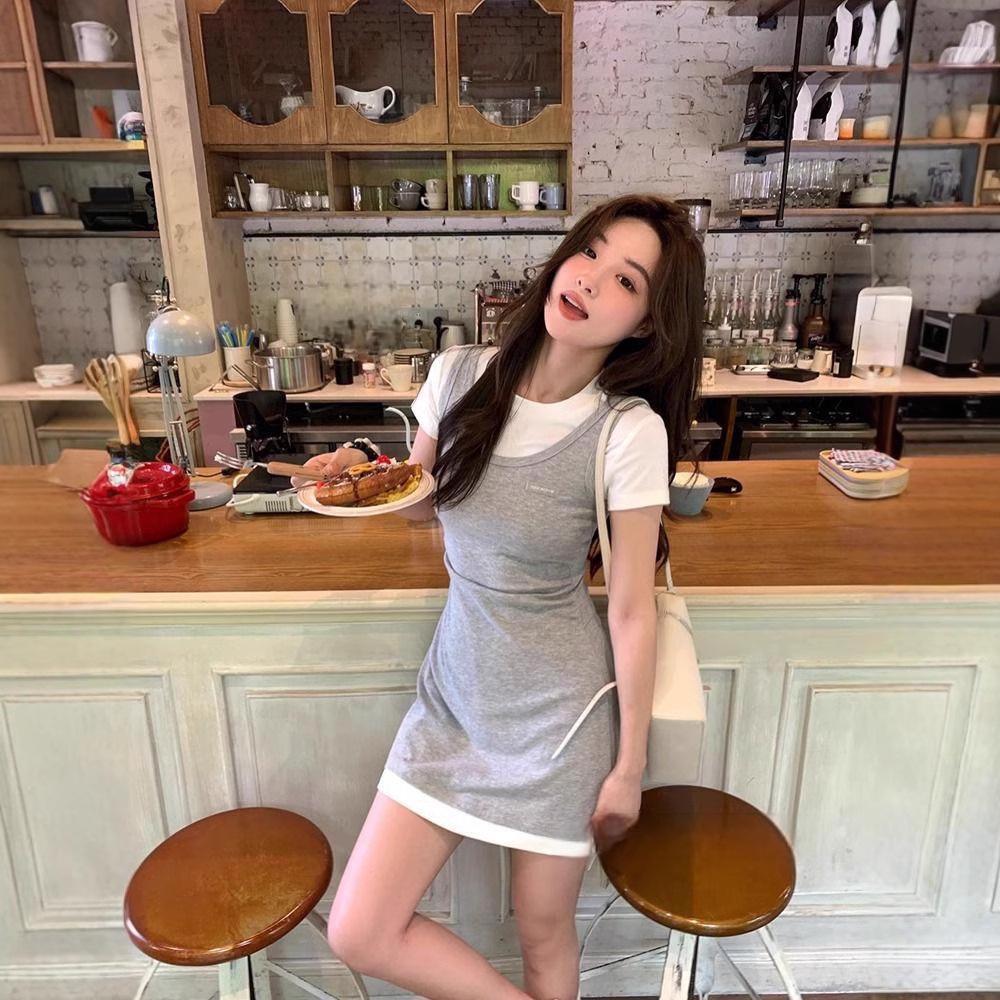 

Korean-Style Petite Summer Two-Piece: Short Sleeve Straight Shoulder Top & Hip-Hugging Skirt Small Темно-синій