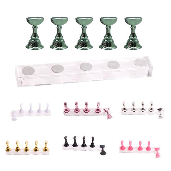 Espositore per unghie a forma di scacchiera, motivo a scacchi, magnete adsorbimento, scaffale per esercitarsi in nail art in metallo per salone