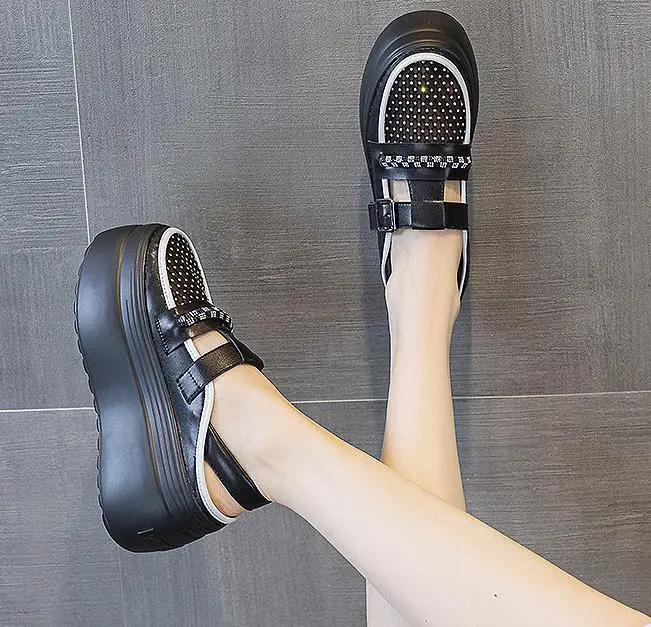 

8 см новые воздушные сетчатые кроссовки из натуральной кожи на платформе, женские сандалии, повседневные белые летние тапочки со стразами 33 чёрный