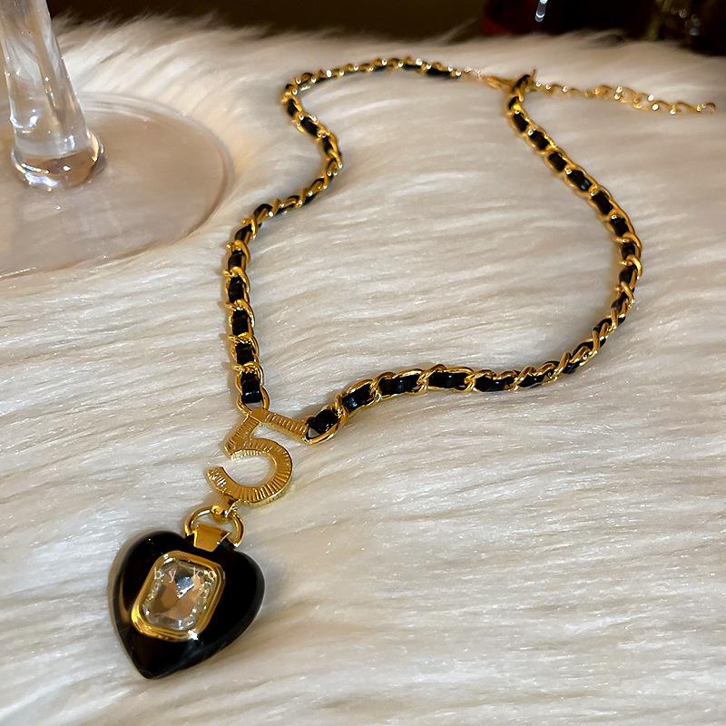 Leather Black Chain Necklace Fashion Personality Temperament Women Niche Sense Design Retro Necklaces Creative Jewelry Gifts