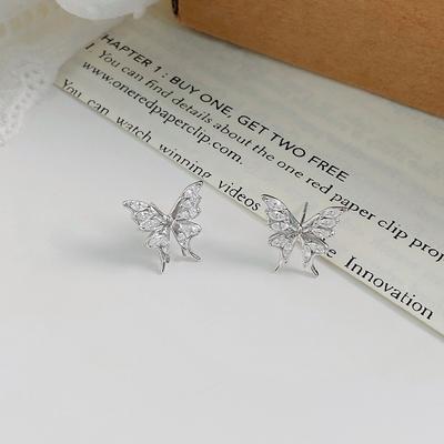 Temperament Butterfly Earrings for Women with Unique Niche High-end Design Exquisite Fashionable Earrings