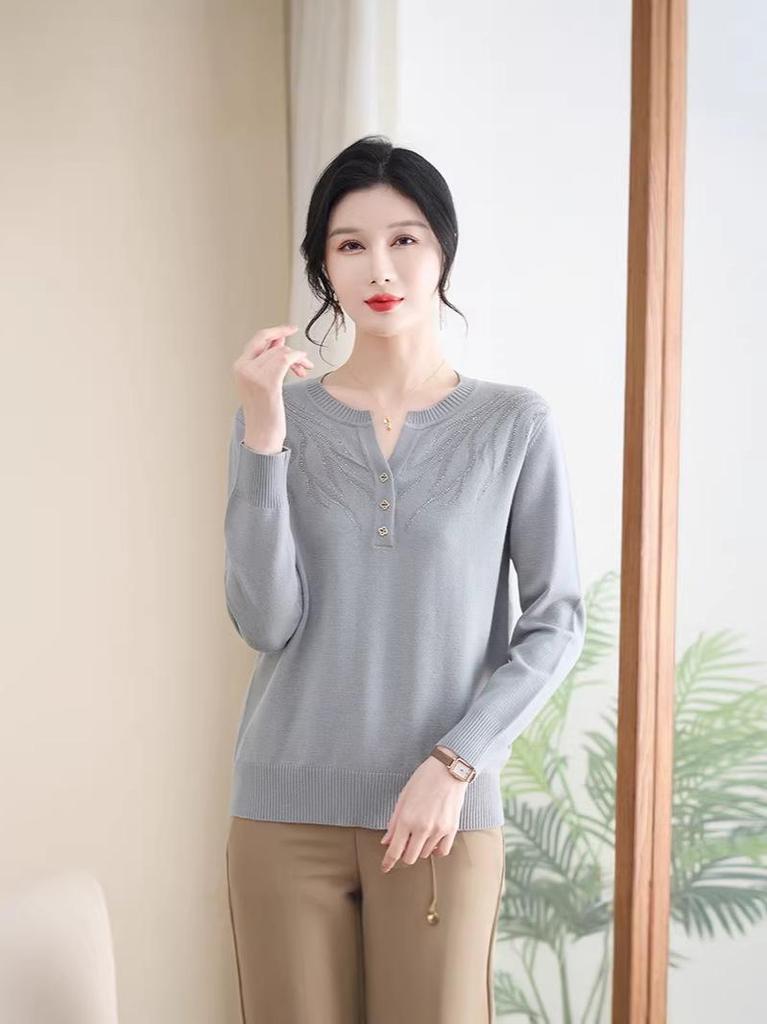 Mom's Stylish Spring/Autumn Wool Knit Top for Middle-Aged and Elderly Women
