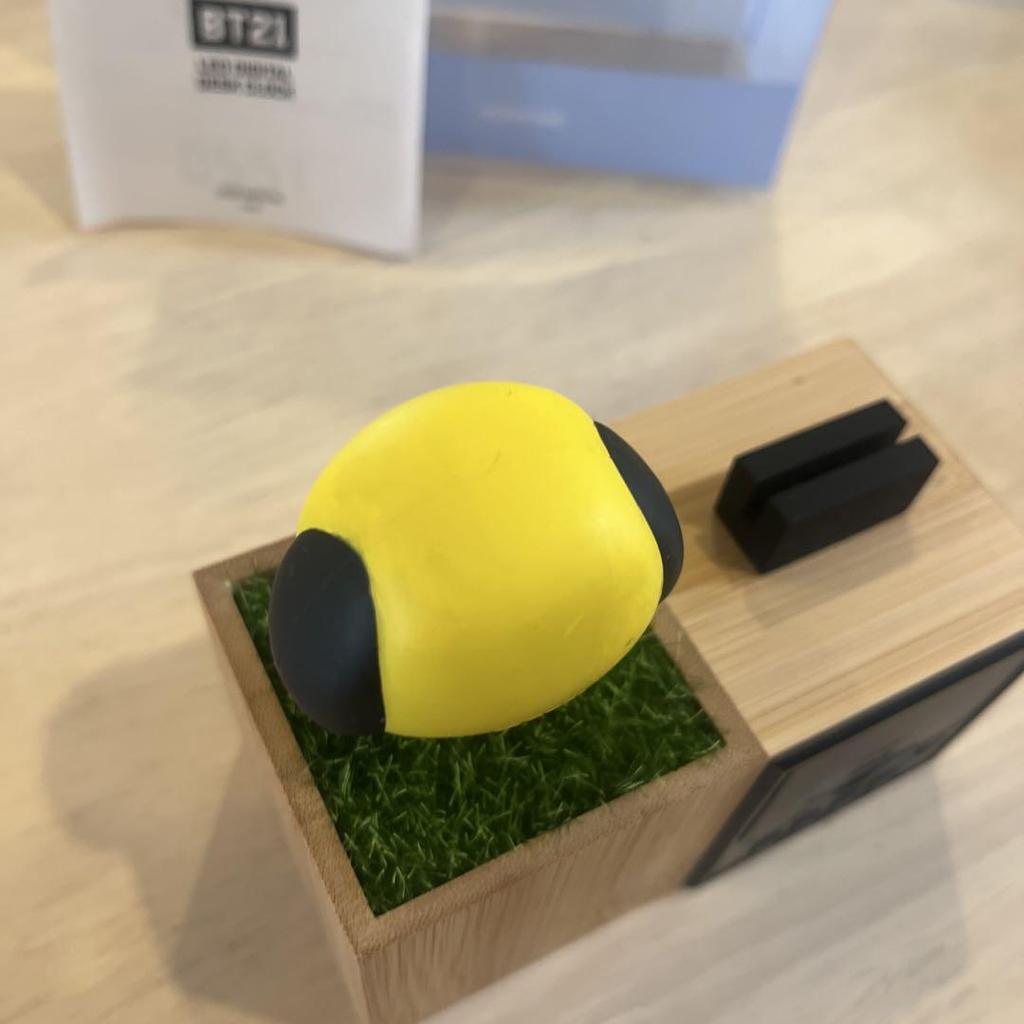 [USED] Not available in Japan, Korea official shop limited BT21 digital desk clock Chimmy