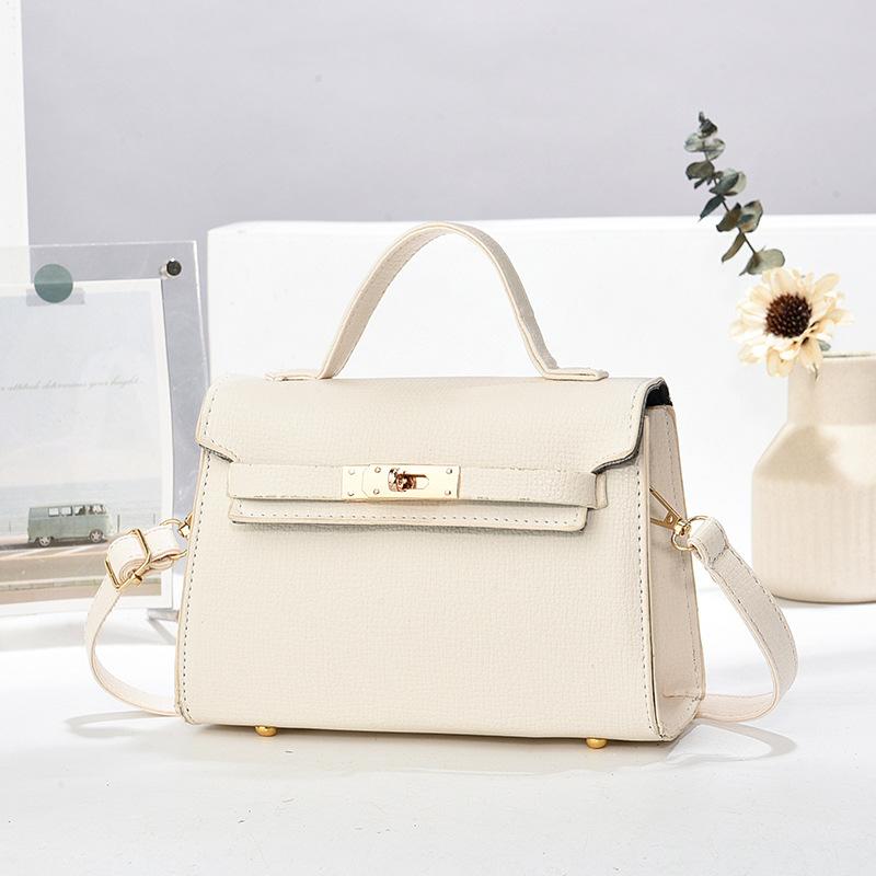 Сумки для женщин 2025 Популярный новый стиль Темперамент Универсальная сумка Сумка через плечо Мода Кроссбоди Маленькая квадратная сумка Тренд 1476₽