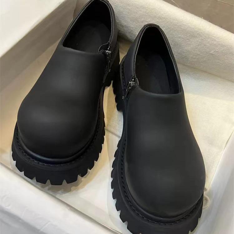 Fashion Men and Women Vintage Thick Bottom Couple Shoes 2024 New Leather Retro Boots Design Casual Unisex Single Platform Shoes