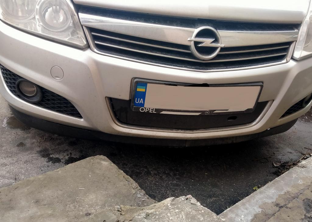 

Зимові грати (2007-2025) Глянсова для Opel Astra H