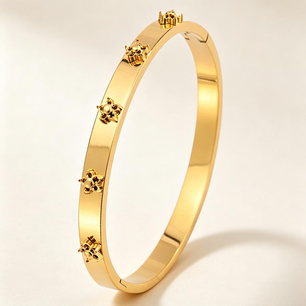 Titanium Steel , Light Luxury Gold Square Diamond-encrusted for Women, Fashionable and Personalized High-end G-style .
