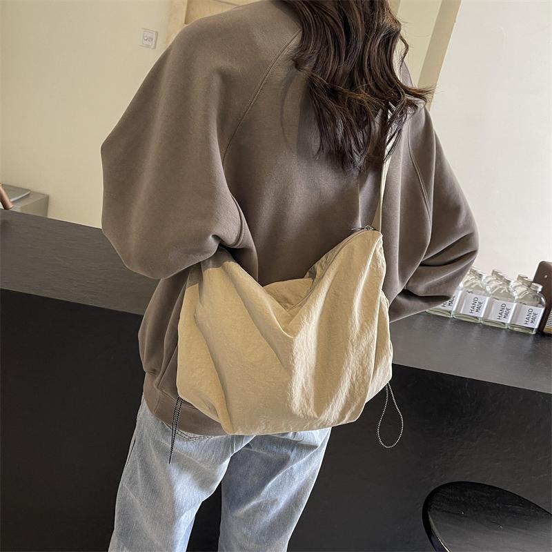 Einfarbige Umhängetasche Studenten Schultertasche mit großer Kapazität Damen Hobo-Tasche