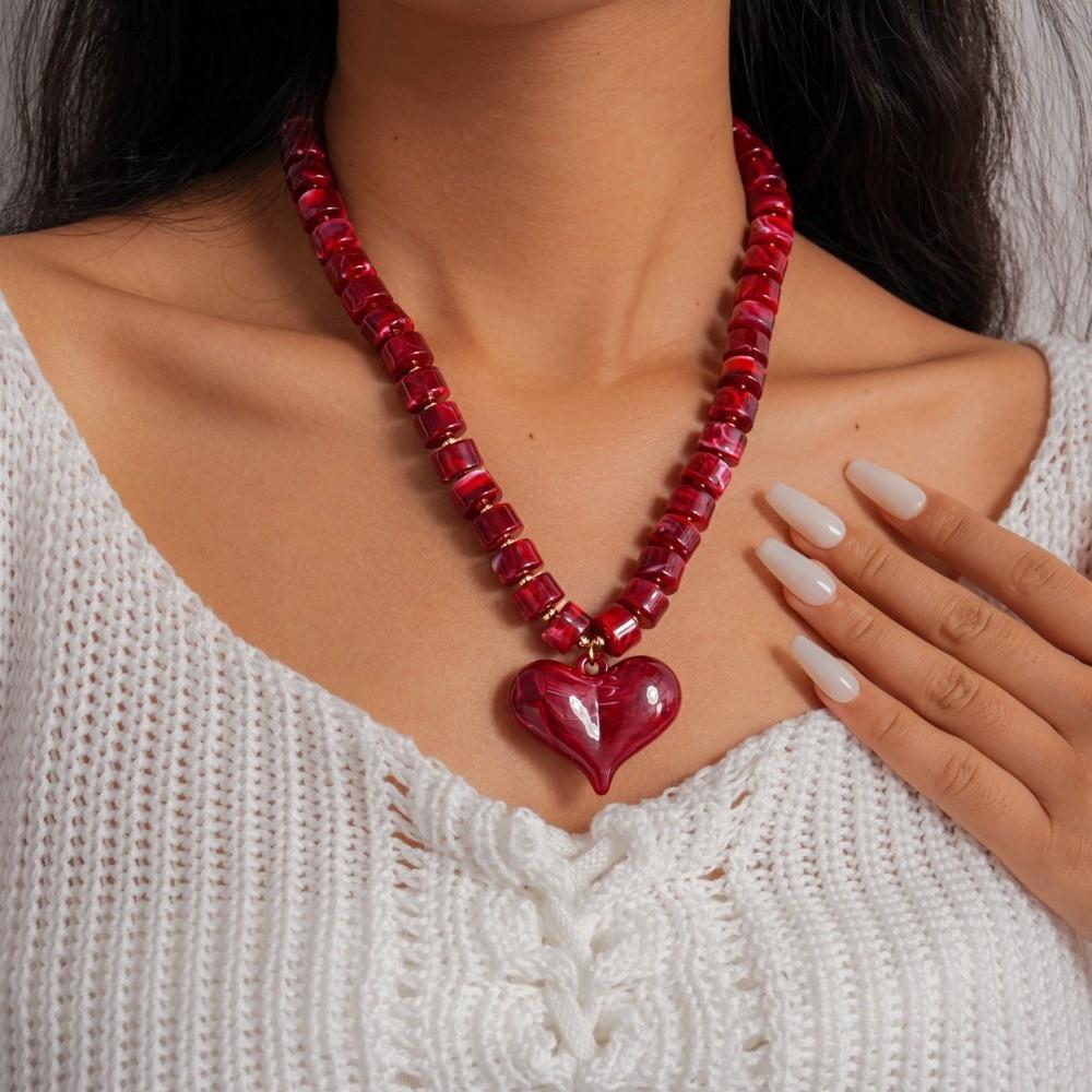 Choker Acrylic Love Heart Necklace Acrylic Sweater Chain Women Clavicle Necklace  Travel