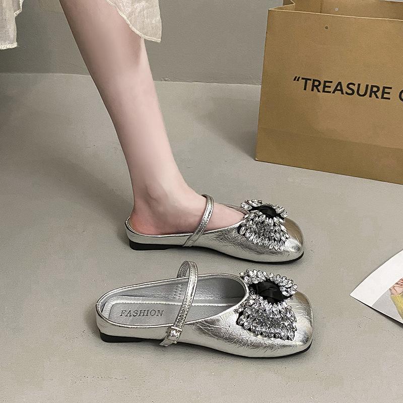 

Rhinestone one-word buckle with bow half-drag single shoes women s 2025 summer new versatile square head comfortable soft bottom bag head 35 серебряный