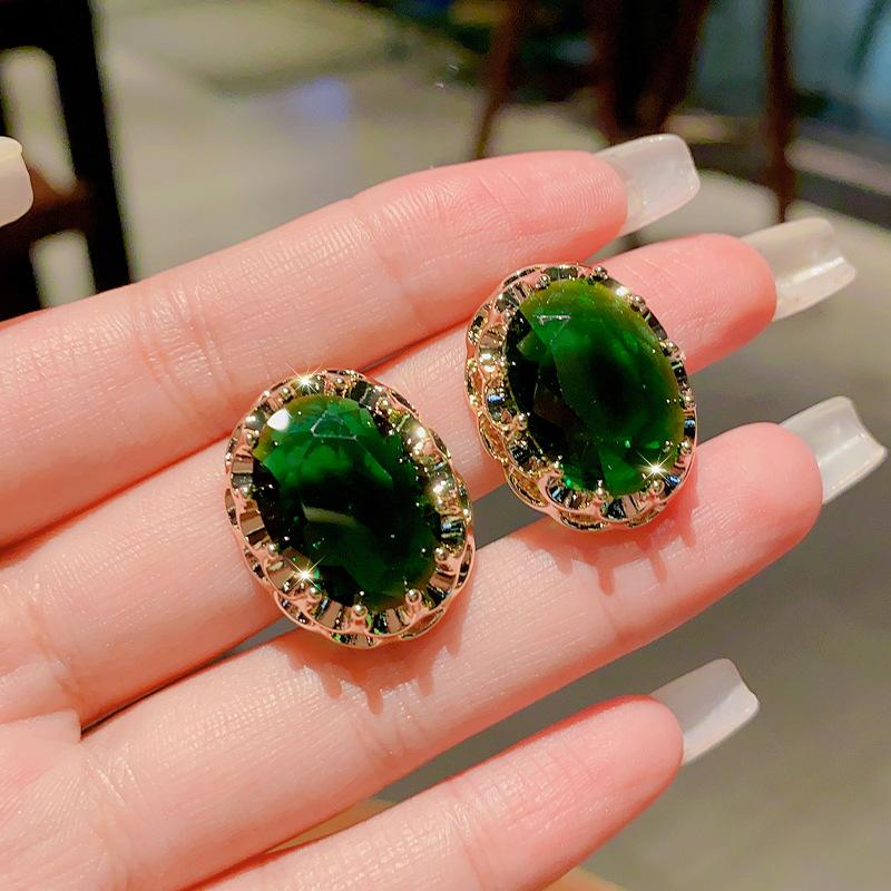 

Premium Vintage French Grandmother Green Stud Earrings Premium Temperament Earrings Earrings